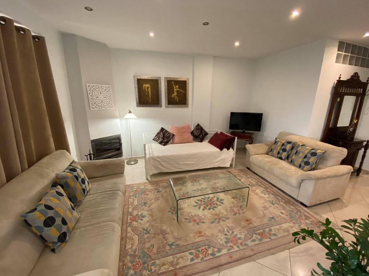 Mesogios House Suites 라르나카 외부 사진