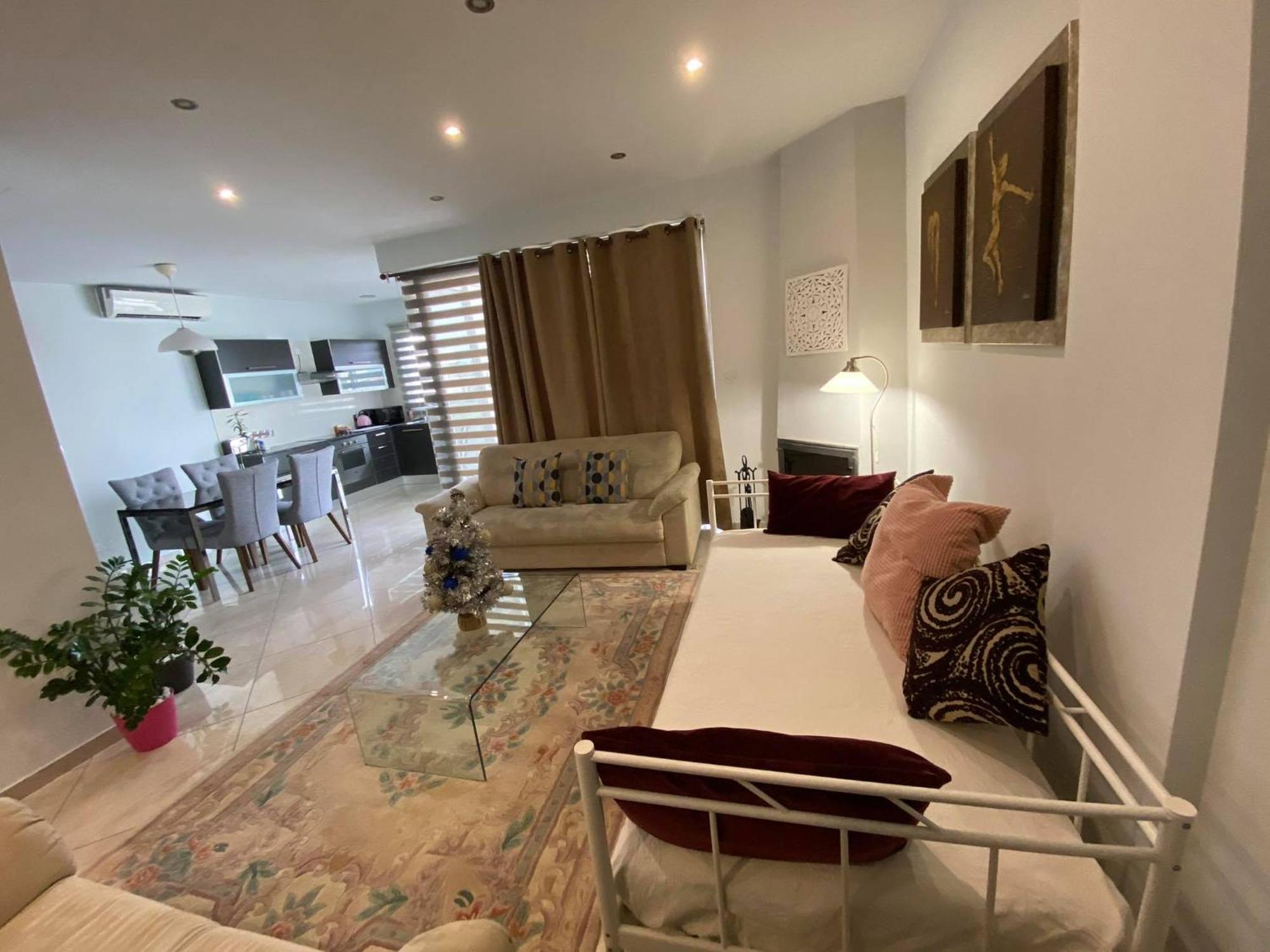 Mesogios House Suites 라르나카 객실 사진